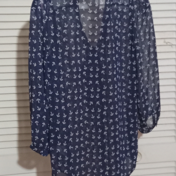 Xhilaration pussy bow top ASO Lydia Martin - Picture 3 of 4